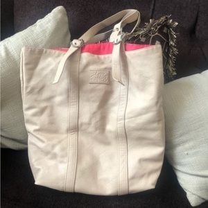Express large Tote 
Good condition